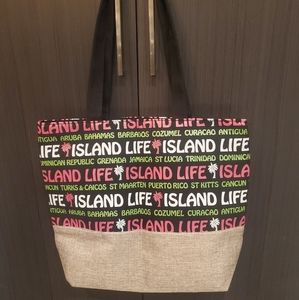 Tote bag with zipper